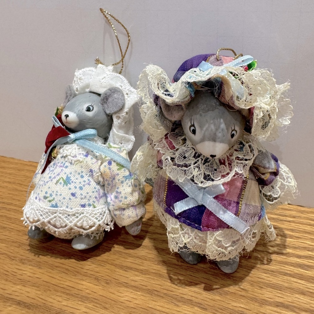 Kurt Adler Charming Christmas Mouse ornaments dated 1983 - Picture 9 of 9